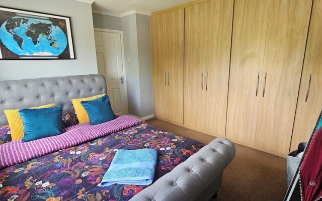 Cosy Home in Leicester