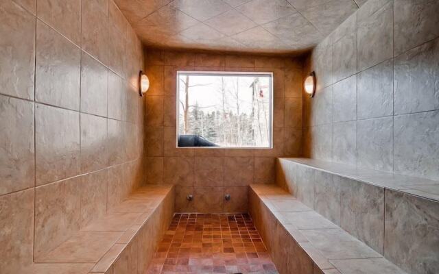 2 Bedroom Colorado Vacation Rental in River Run Village with Pool and Hot Tub Access