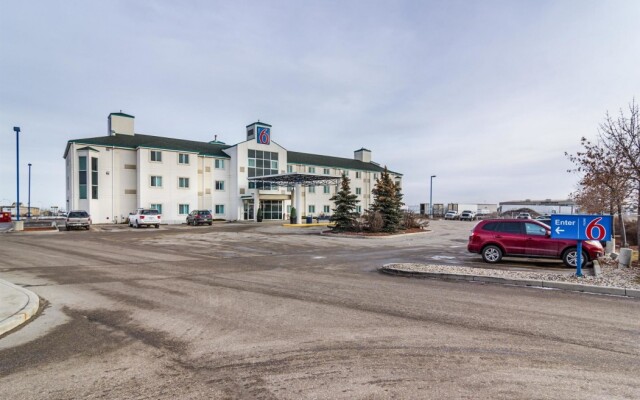 Motel 6 Saskatoon, SK