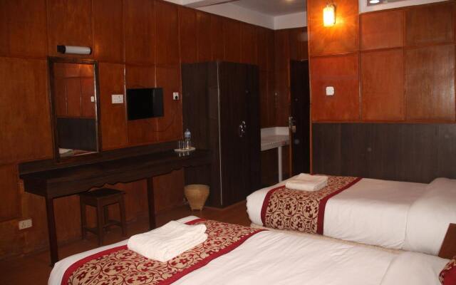 Hotel Srinagar