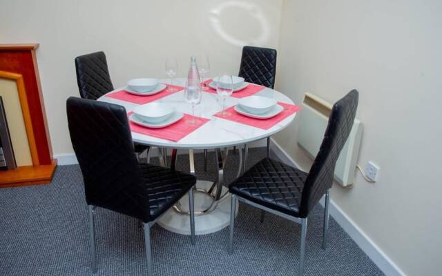 Beautiful two Bedrooms Ensuite Apartment