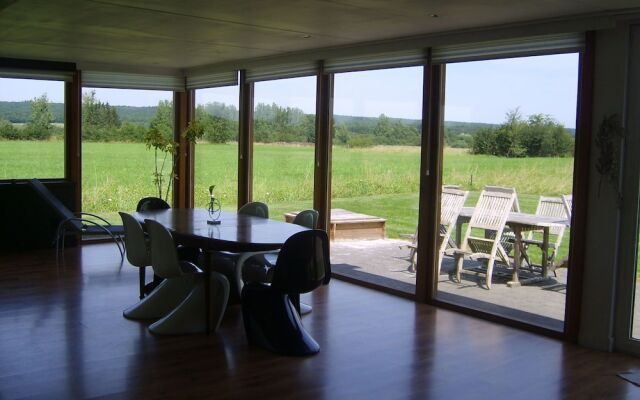 Beautiful Holiday Home with shared Pool in Eprave