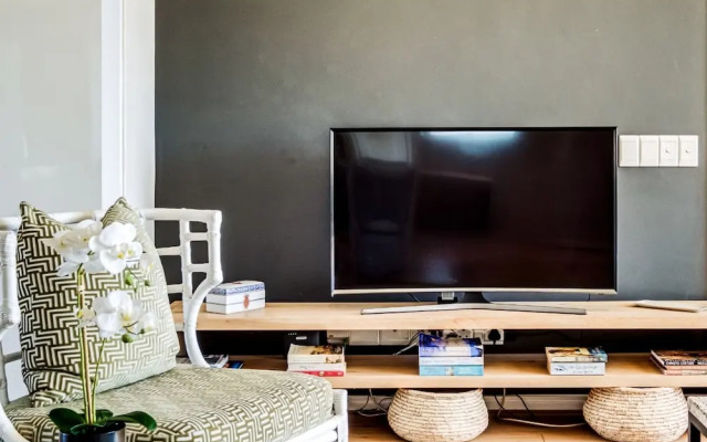 Escape to Exquisite Ellesmere 401