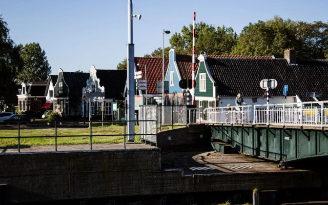 SWEETS - Buiksloterdraaibrug