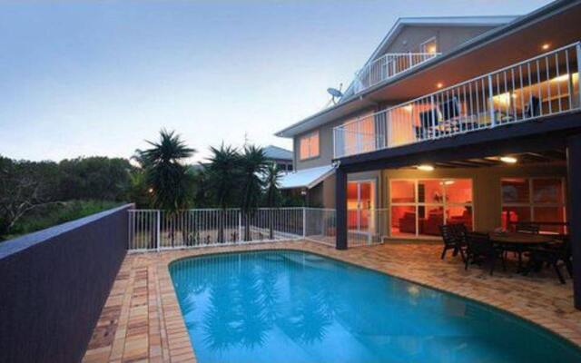 Oceanic 141 Beach House