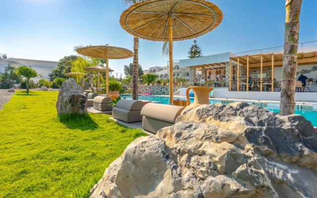 Kouros Home Hotel