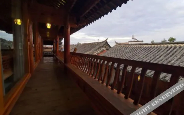 Jianshui Yanqitang Private Courtyard Inn (Jianshui Ancient City Small Train Store)
