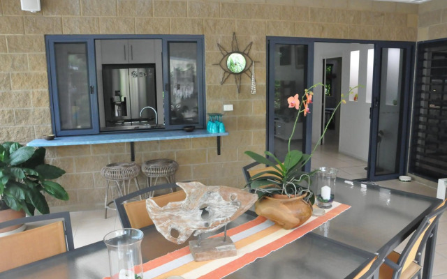 Stunning Magnetic Island Home,Private, Large Pool,Adults Only