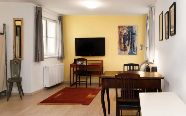 Golden Roof Apartments by Penz