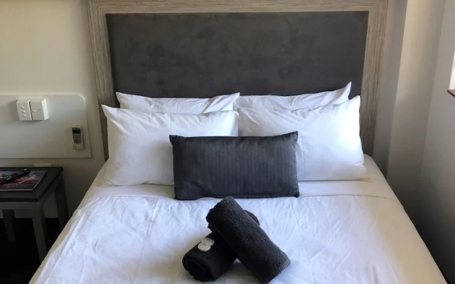 The Stuart Hotel-Motel
