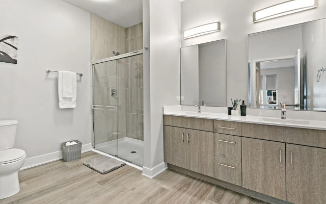 2BR Modern Living in Warrenville