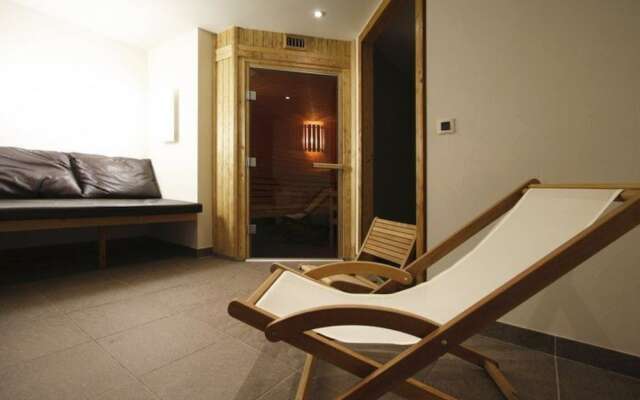 Plush Apartment in Les Deux-alpes With Balcony