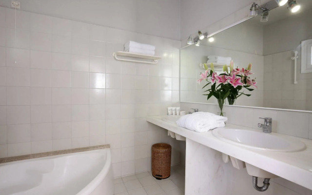 Aphrodite Beach Resort Hotel