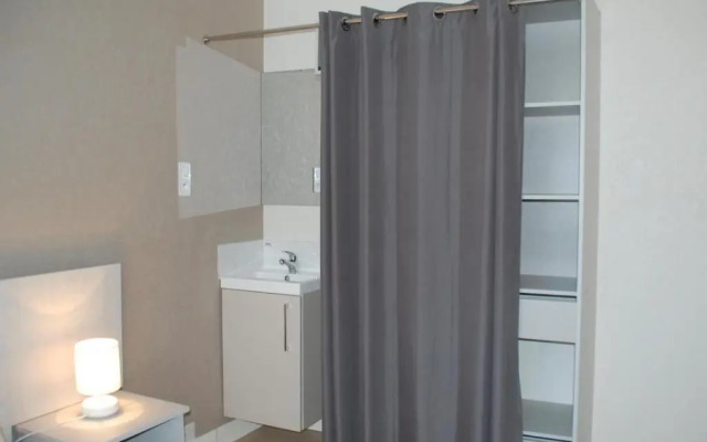 Gîte Saint-Jean-de-la-Motte, 6 pièces, 15 personnes - FR-1-410-223