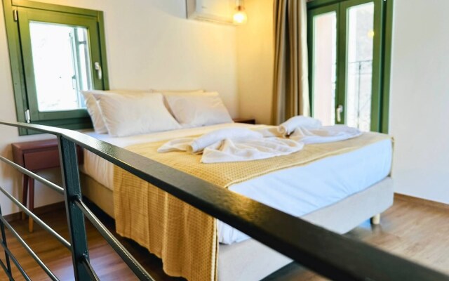 Roussos Place - Next To Splantzia Square - 2bd 2ba