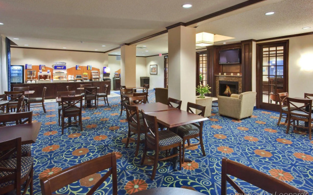 Holiday Inn Express Hotel & Suites Detroit-Novi by IHG