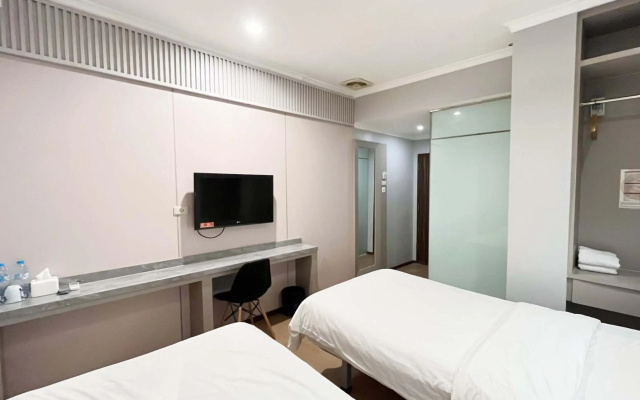 G Hotel
