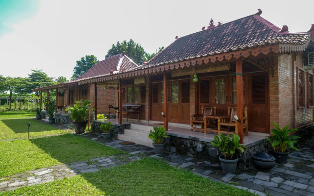 Omah Mbah Mandor by The Lavana