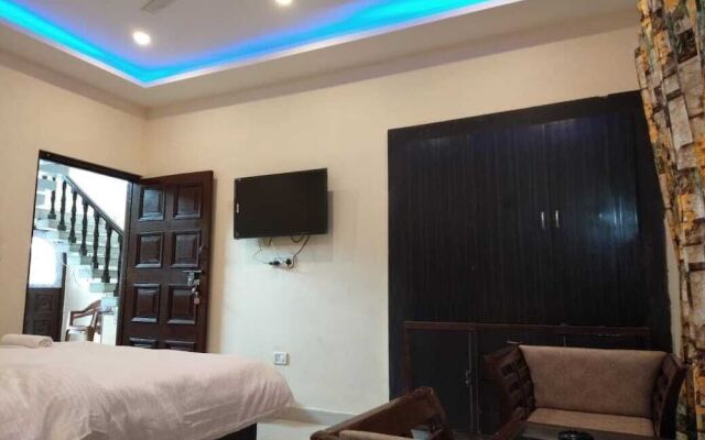 Hotel Usha Palace