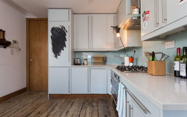 2 Bedroom Flat In Central Dalston