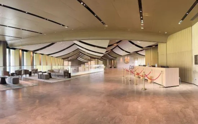 Qingdao Yixing Fang Hua Jian Tang · Lan She