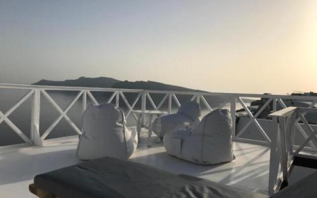 Maryloujohn Villas Oia