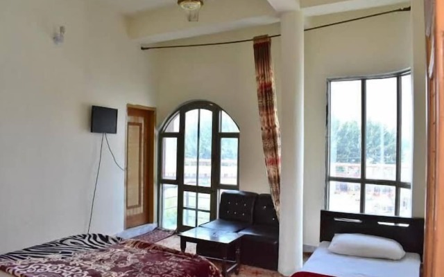 Swat Riverina Hotel