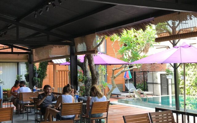 Zoneland Apartments - Tropical Forest Mountain View - Hostel