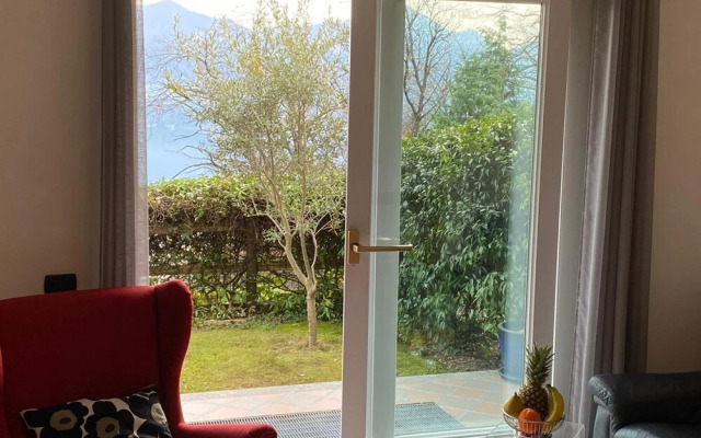 Doris Apartment With Lake View in Ghiffa