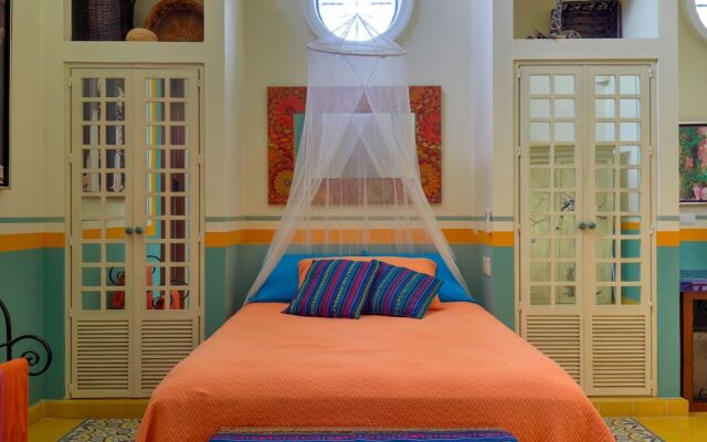 Casa Oasis Guest House and Spa