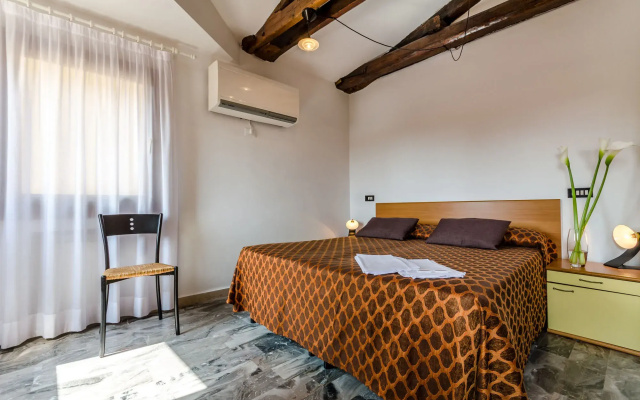 Venice Apartments
