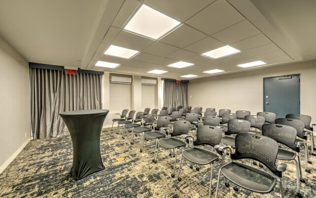 Crowne Plaza Hotel Jacksonville Airport/I-95N by IHG