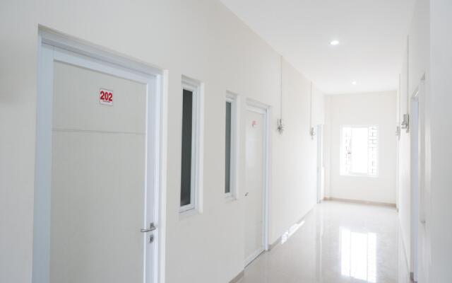 RedDoorz near Pacific Mall Tegal 2