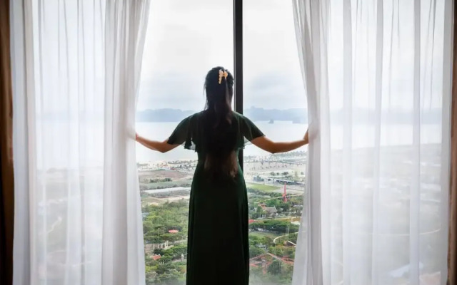 Muong Thanh Luxury Ha Long Centre Hotel