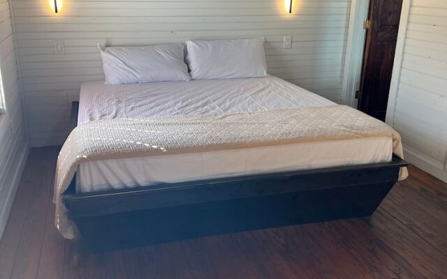 Hideout on the Horseshoe