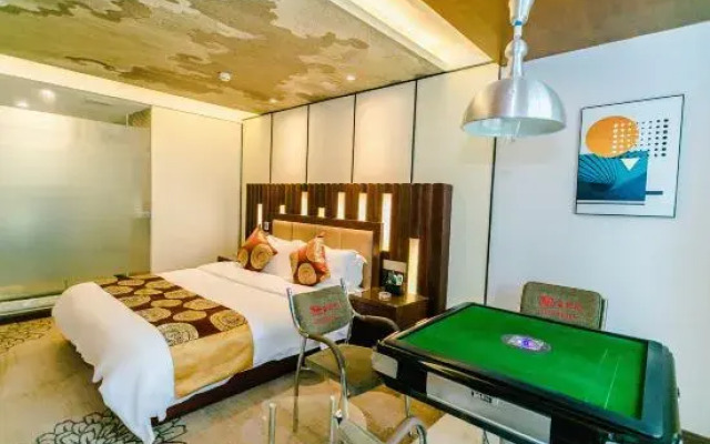 Elong R.YUN Hotel (Xuchang Pangdonglai Angel City)