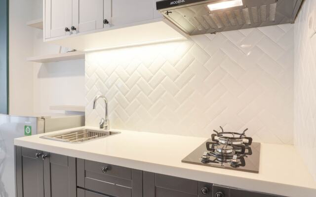 Cozy Stay And Spacious Studio At West Vista Apartment