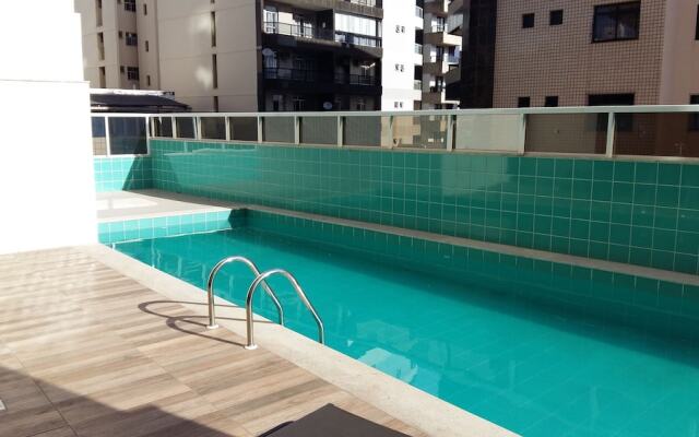 Apto alto padrão com piscina