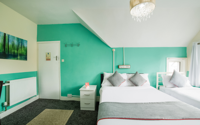 OYO Devine Beach Hotel, Westcliff Southend-On-Sea