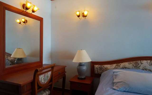 Dee-Lek Guesthouse and Restaurant