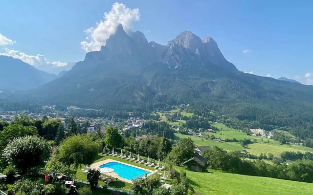 Mirabell Alpine Garden Resort