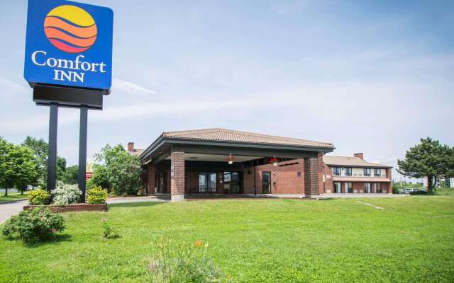 Comfort Inn Airport East - Ancienne Lorette