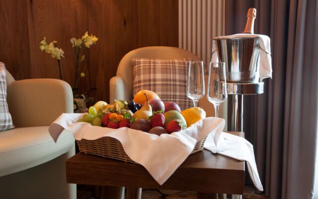 Alexander Charme Hotel