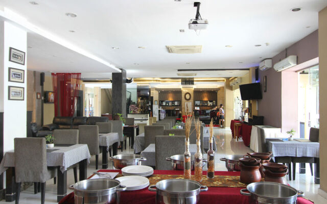 艾里泗水萨瓦汉克兰甘酒店(Airy Sawahan Kranggan Surabaya)