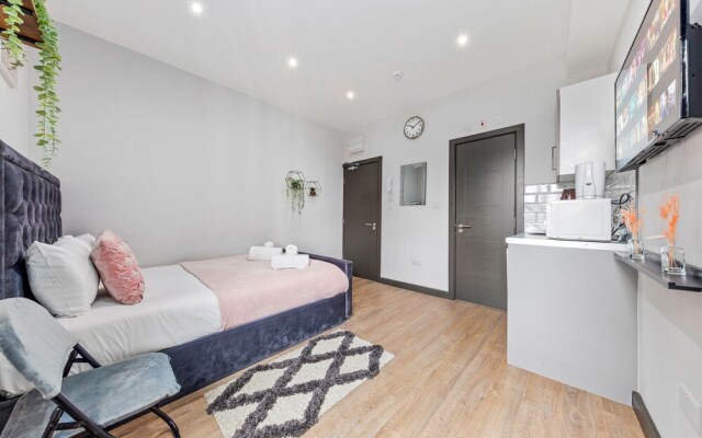 Serviced Ensuite Room Studio Sydenham London Se26