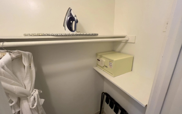 Majestic Hotel South Beach