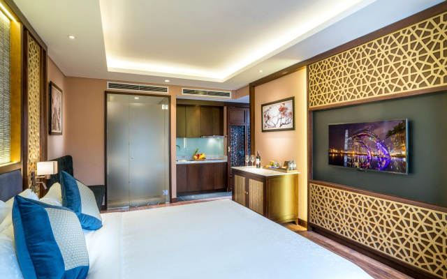 Conifer Grand Hotel
