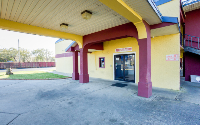 OYO Hotel Pensacola I-10 & Hwy 29