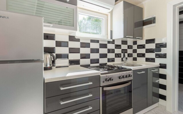 Soothing Holiday Home in Starigrad near Sea