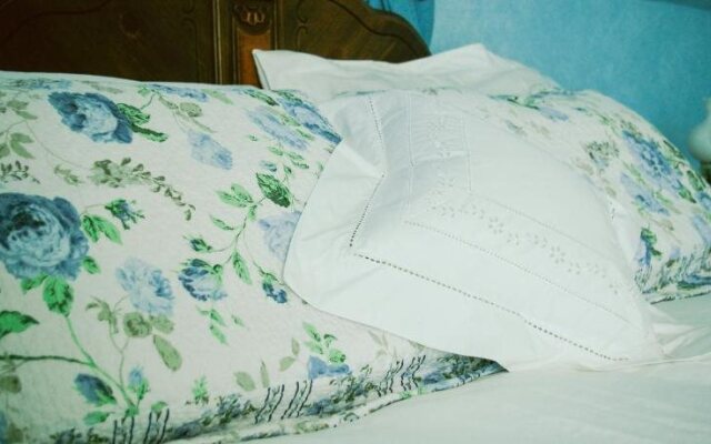 Holmesdale House Bed and Breakfast